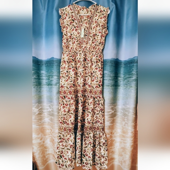 Max Studio Floral Print Maxi Dress - Picture 2 of 7